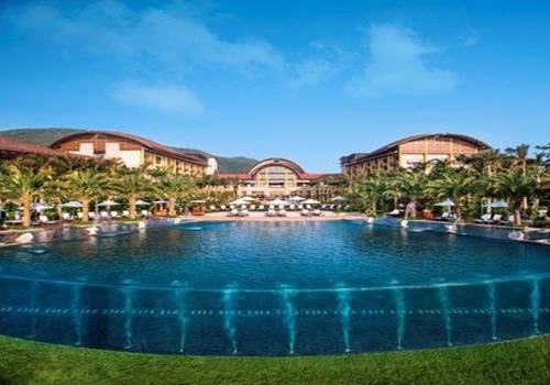 海棠湾办招聘会 被征地农民可到星级酒店上班